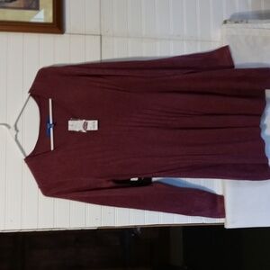 New Kohl's Arp.9 light weight yarn ladies top SzM, burgundy haze